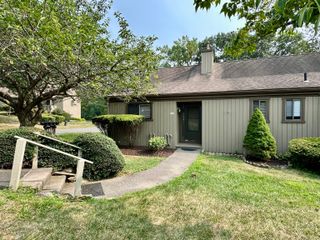 319 Navajo Lane B, Stratford, CT 06614