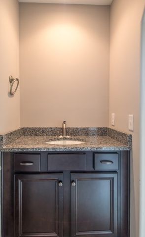 705 Harpeth Knoll Ct, Nashville, TN 37221