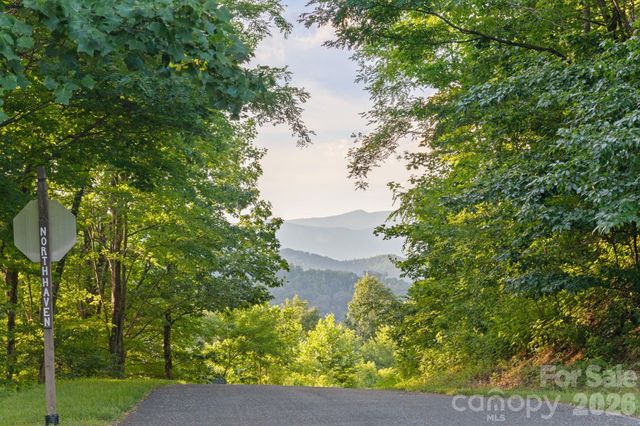 1915 Creston Drive, Black Mountain, NC 28711
