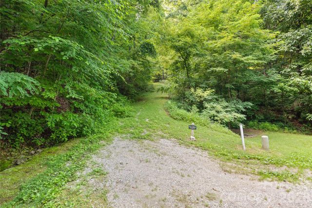 1915 Creston Drive, Black Mountain, NC 28711