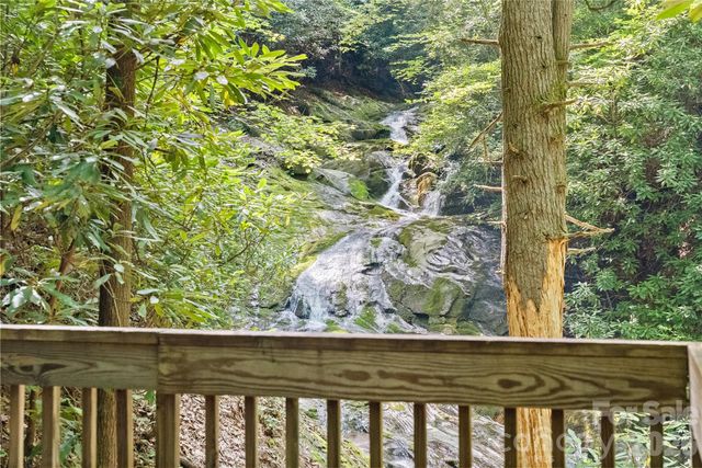 1915 Creston Drive, Black Mountain, NC 28711
