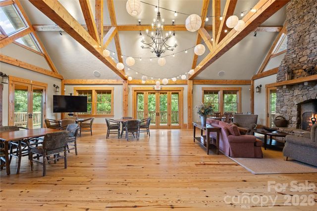 1915 Creston Drive, Black Mountain, NC 28711
