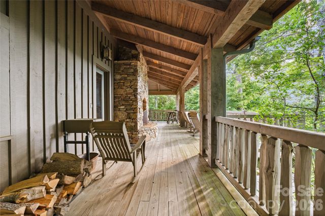 1915 Creston Drive, Black Mountain, NC 28711