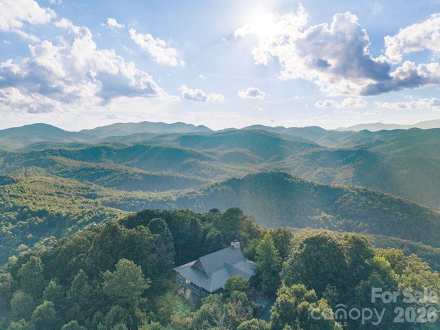 1915 Creston Drive, Black Mountain, NC 28711