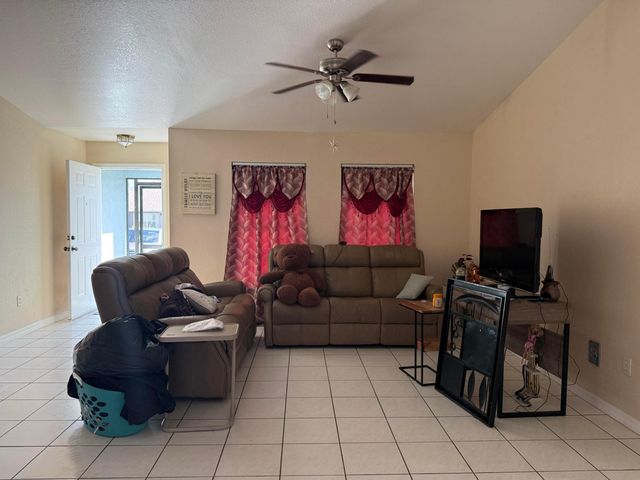 319 SE 27th Street, Cape Coral, FL 33904