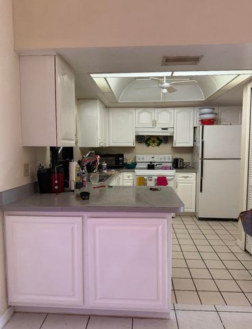 319 SE 27th Street, Cape Coral, FL 33904