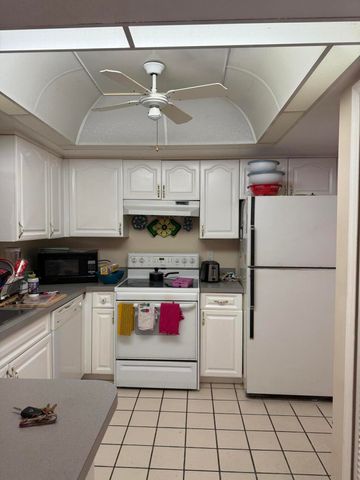 319 SE 27th Street, Cape Coral, FL 33904