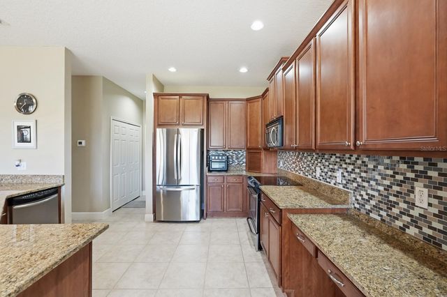 208 CRYSTAL RIDGE RD., Deland, FL 32720