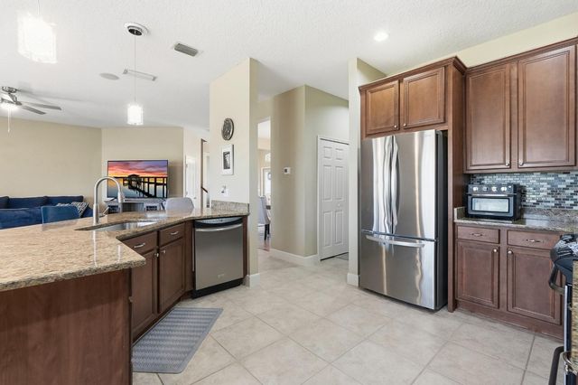 208 CRYSTAL RIDGE RD., Deland, FL 32720