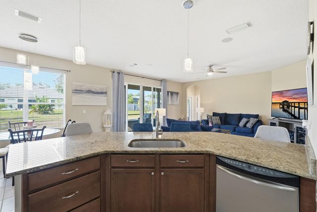 208 CRYSTAL RIDGE RD., Deland, FL 32720