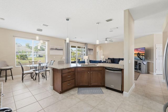 208 CRYSTAL RIDGE RD., Deland, FL 32720