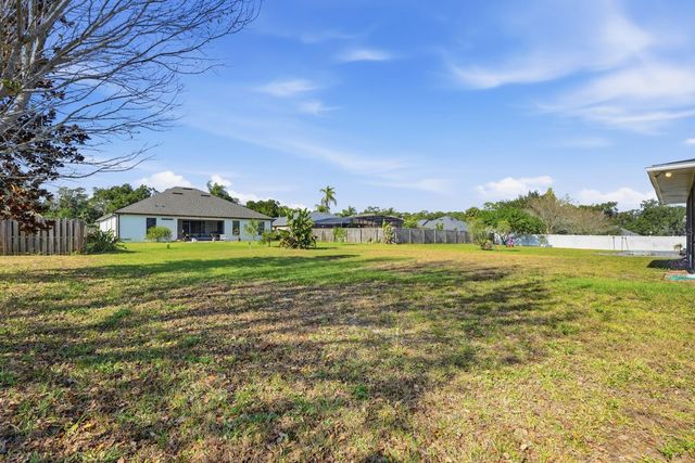 208 CRYSTAL RIDGE RD., Deland, FL 32720