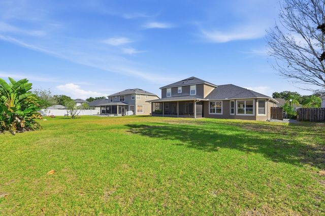 208 CRYSTAL RIDGE RD., Deland, FL 32720