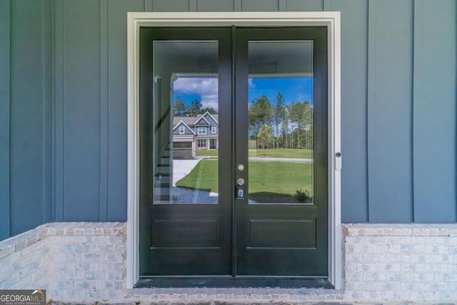 887 Bessie Court, Loganville, GA 30052