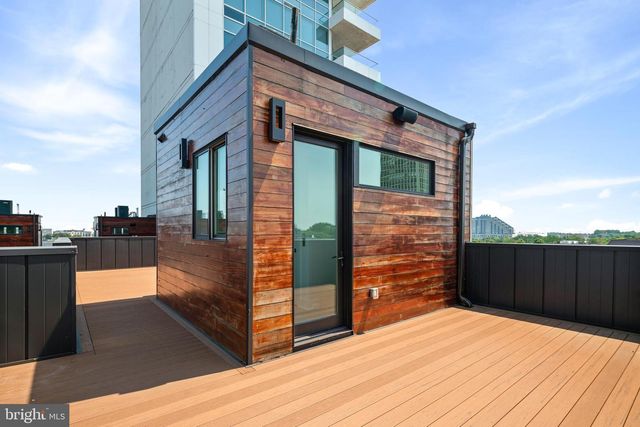 142R S FRONT ST, Philadelphia, PA 19106