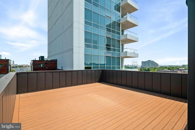 142R S FRONT ST, Philadelphia, PA 19106