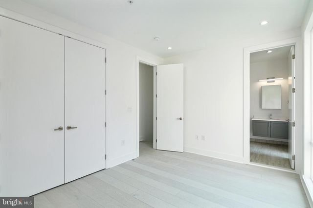 142R S FRONT ST, Philadelphia, PA 19106