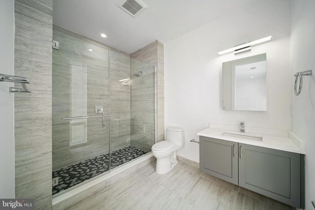 142R S FRONT ST, Philadelphia, PA 19106