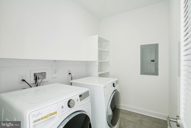 142R S FRONT ST, Philadelphia, PA 19106