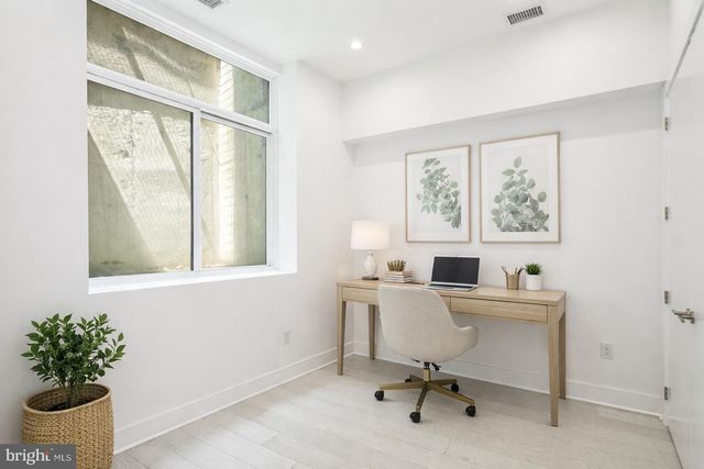 142R S FRONT ST, Philadelphia, PA 19106