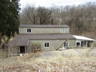 963 Mccormick Ln, Mt Lebanon, PA 15226