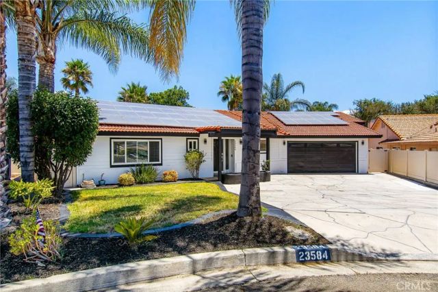 23584 Brook, Canyon Lake, CA 92587