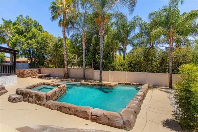 23584 Brook, Canyon Lake, CA 92587