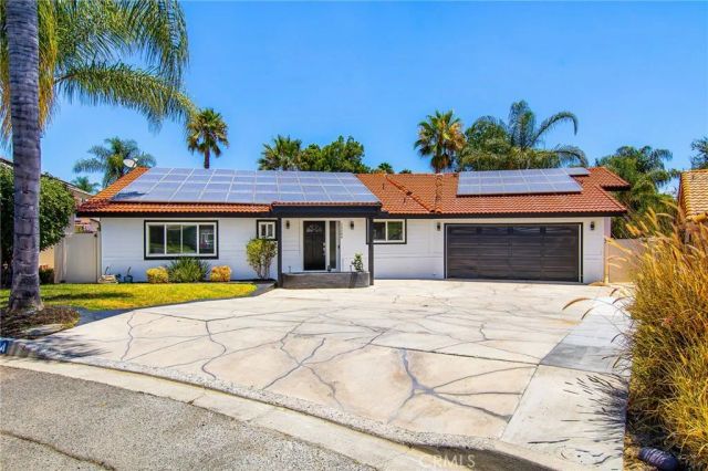 23584 Brook, Canyon Lake, CA 92587
