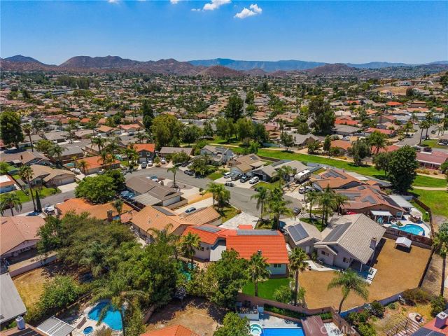 23584 Brook, Canyon Lake, CA 92587
