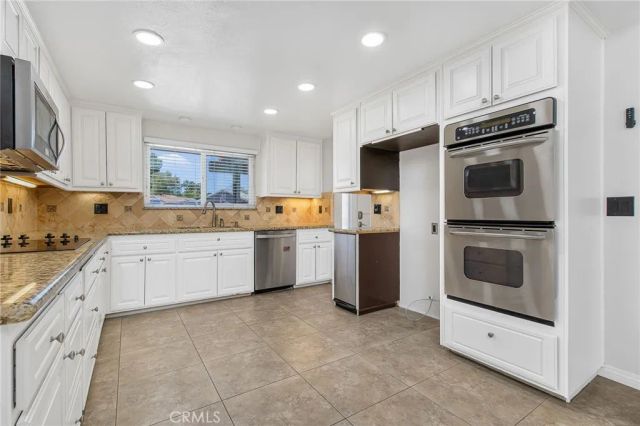 23584 Brook, Canyon Lake, CA 92587