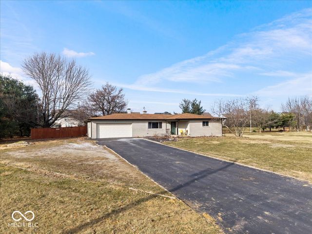 2114 N County Road 800 E, Avon, IN 46123