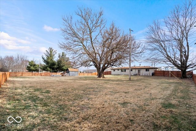 2114 N County Road 800 E, Avon, IN 46123