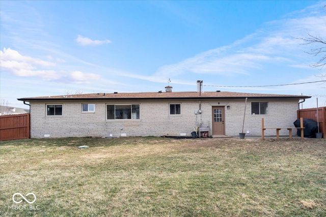 2114 N County Road 800 E, Avon, IN 46123