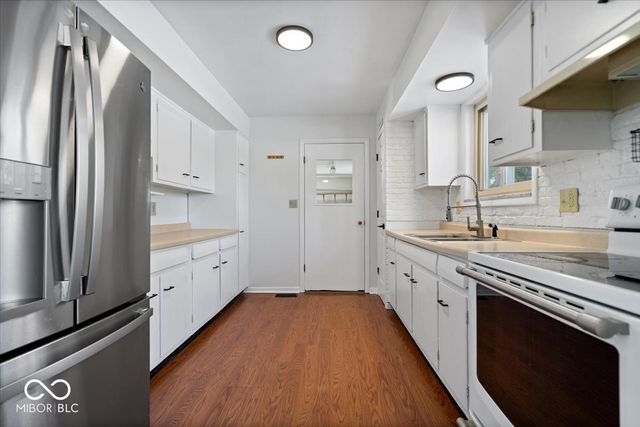 2114 N County Road 800 E, Avon, IN 46123