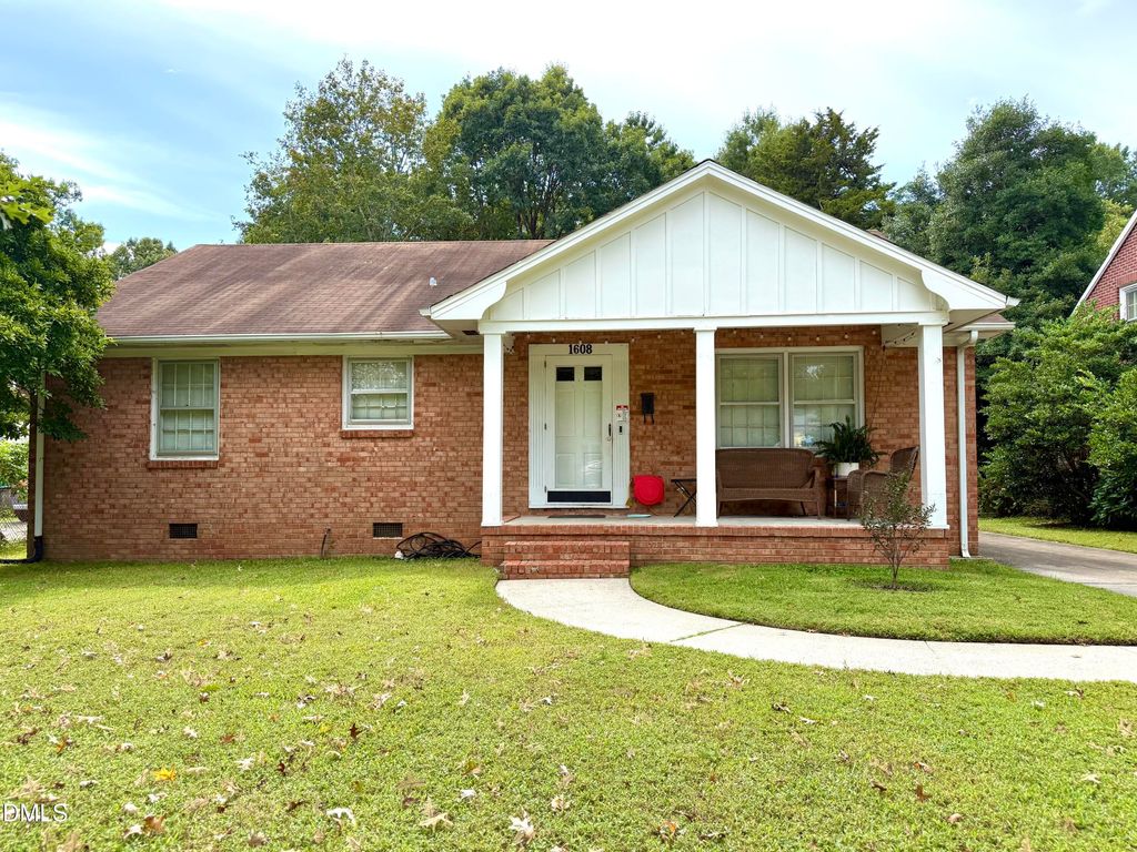 1608 Woodland Avenue, Burlington, NC 27215