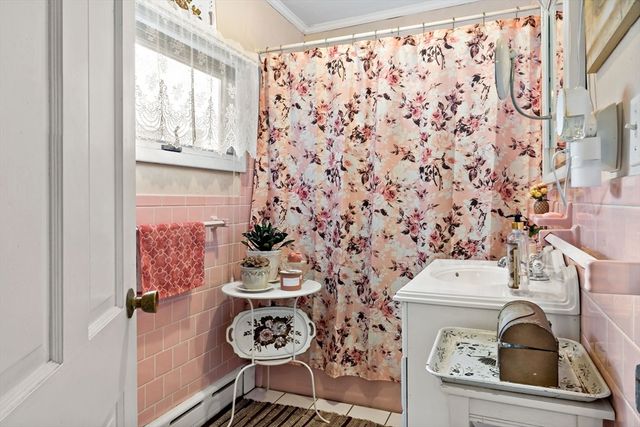 216 Prospect St, Fall River, MA 02720