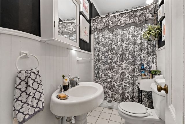 216 Prospect St, Fall River, MA 02720