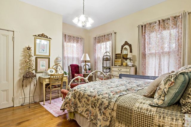 216 Prospect St, Fall River, MA 02720