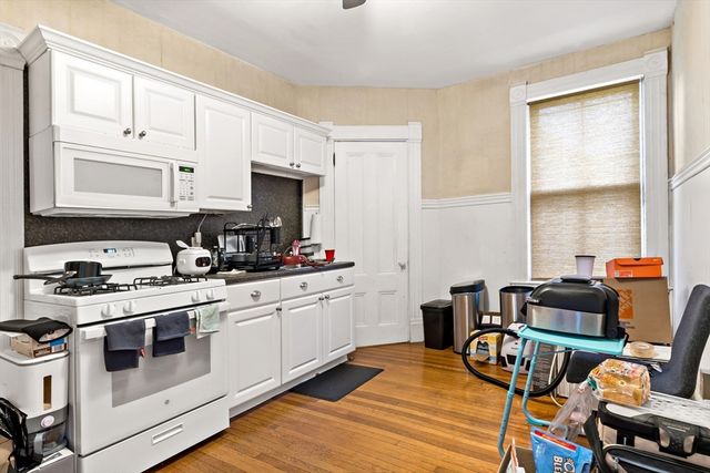 216 Prospect St, Fall River, MA 02720