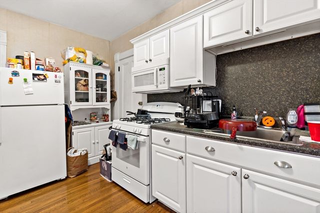 216 Prospect St, Fall River, MA 02720