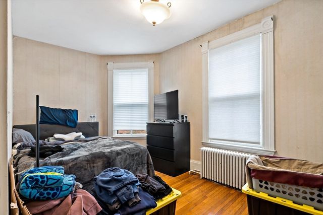 216 Prospect St, Fall River, MA 02720