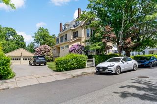 216 Prospect St, Fall River, MA 02720