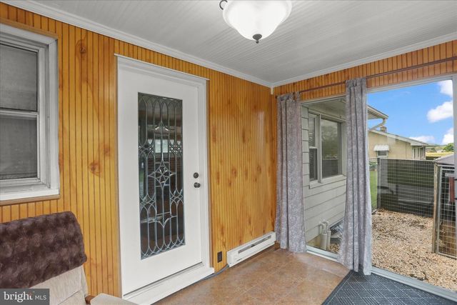6 S GRANT RD, Thomasville, PA 17364