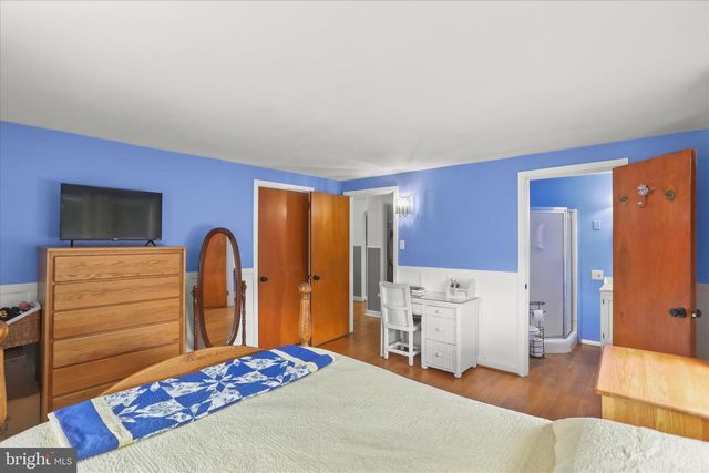 6 S GRANT RD, Thomasville, PA 17364