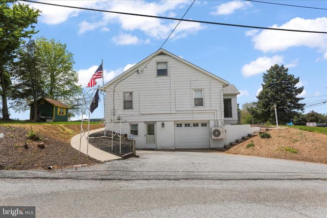 6 S GRANT RD, Thomasville, PA 17364