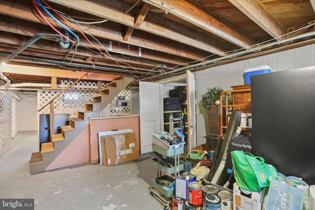 6 S GRANT RD, Thomasville, PA 17364
