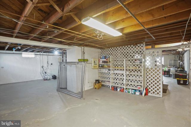 6 S GRANT RD, Thomasville, PA 17364