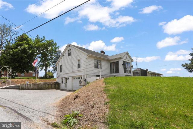 6 S GRANT RD, Thomasville, PA 17364