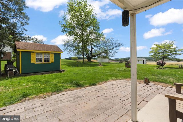 6 S GRANT RD, Thomasville, PA 17364