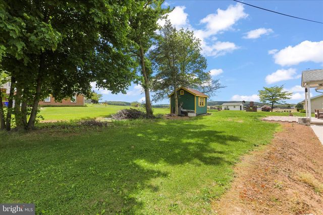 6 S GRANT RD, Thomasville, PA 17364